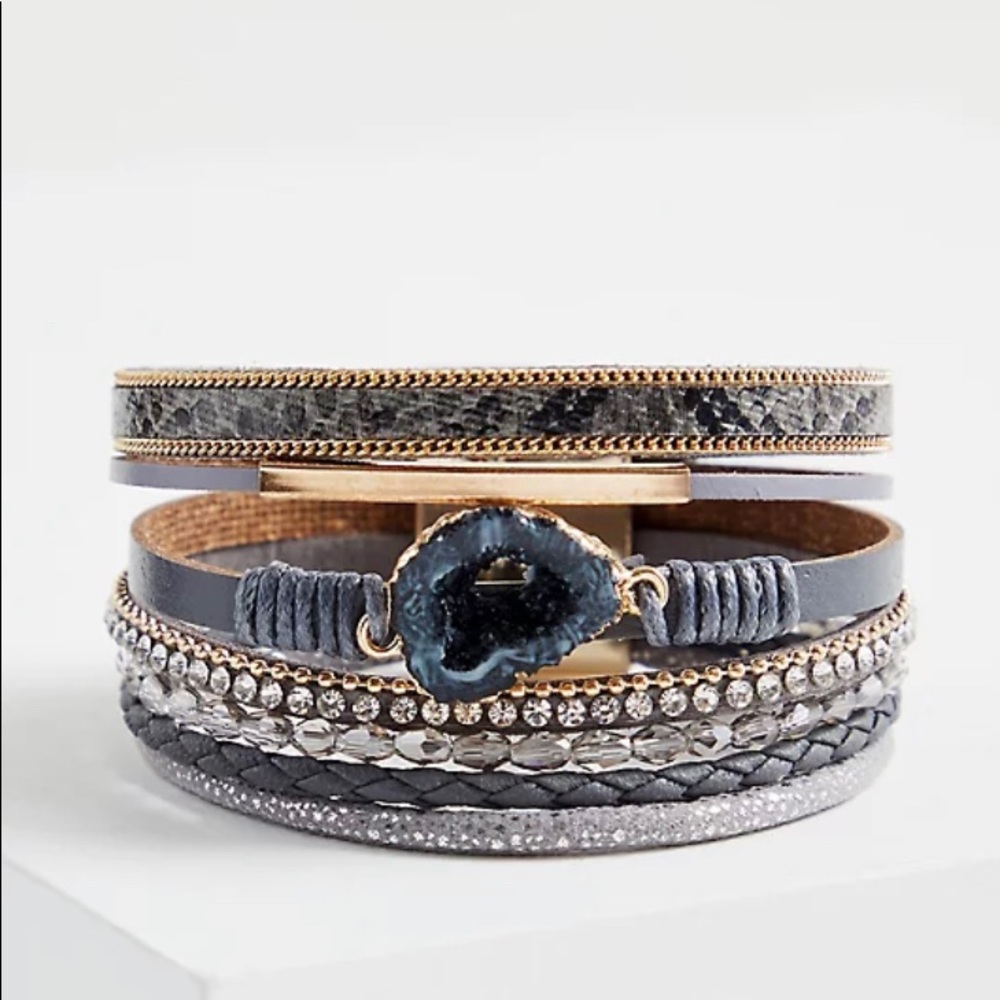 TORRID GREY FAUX DRUZY QUARTZ MAGNETIC BRACELET
